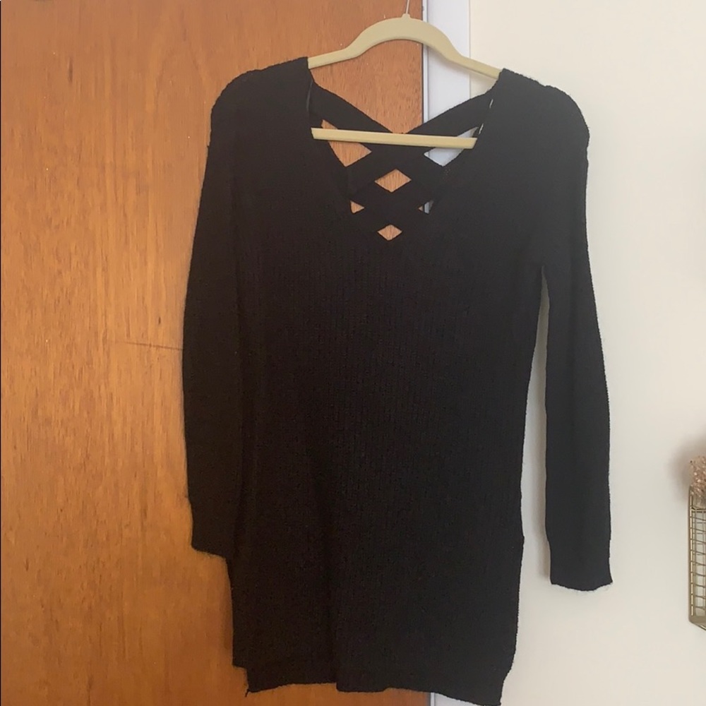 Chunky v-neck black sweater